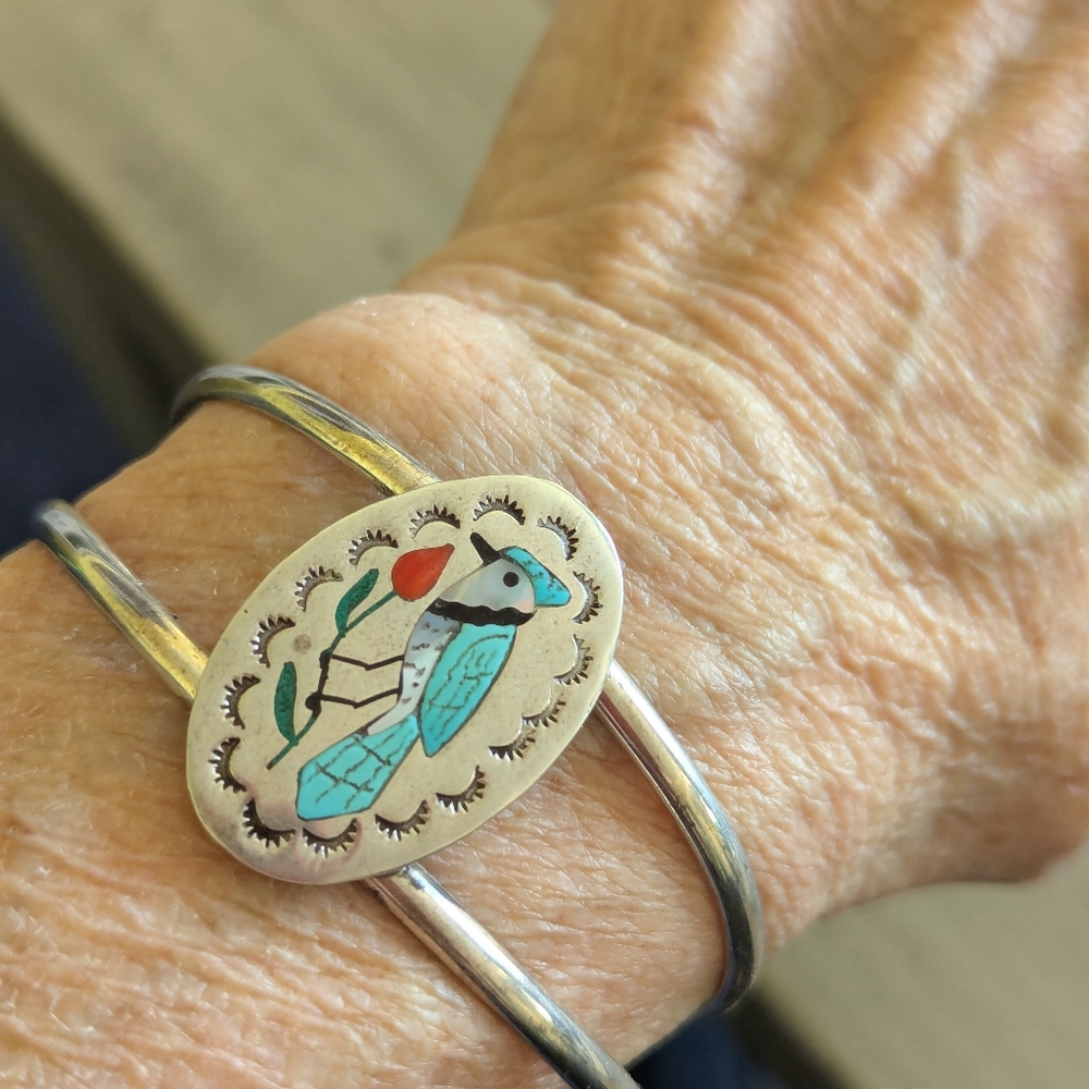 Sold Vintage Native American Zuni Guardian Blue Jay Inlaid Bracelet - Picture 8 of 9